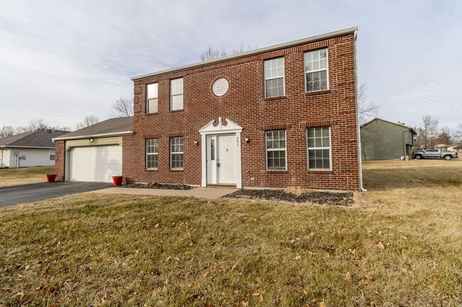 Building Photo - Beautiful Colonial Style Contemporary Home in South Columbia!