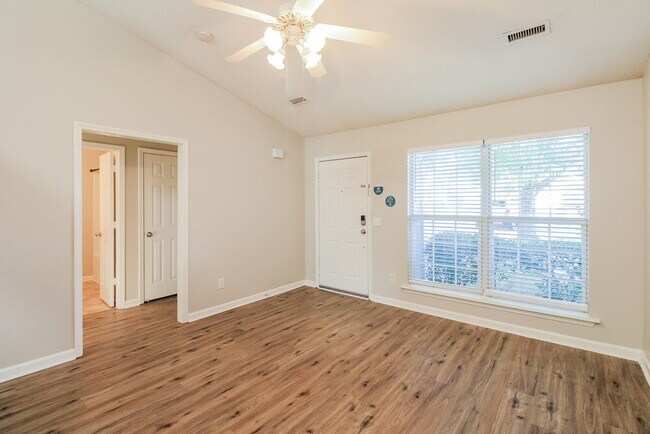 Photo - 720 Dellwood Dr