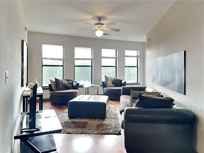 Photo - 898 Oak St SW Unit 3403