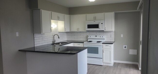 Photo - 7754 Hazelcrest Dr