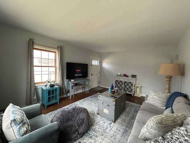 Photo - 3 Bed, 1 Bath House Close to Purdue, Mackey/Ross-Ade