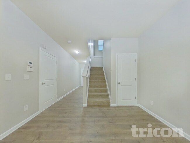 Photo - 3303 Lowland Dr