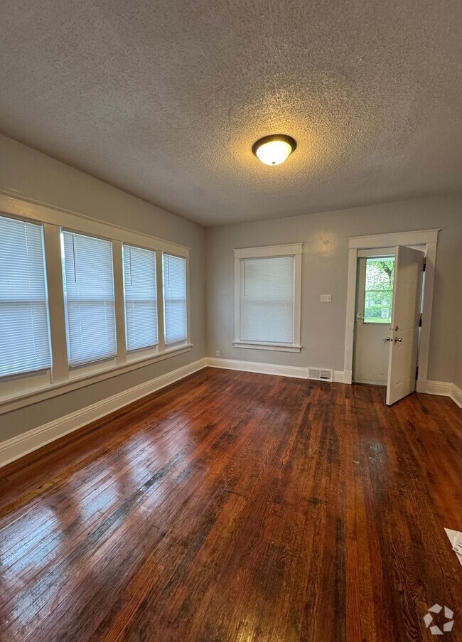 Building Photo - 1053 Huey St Rental
