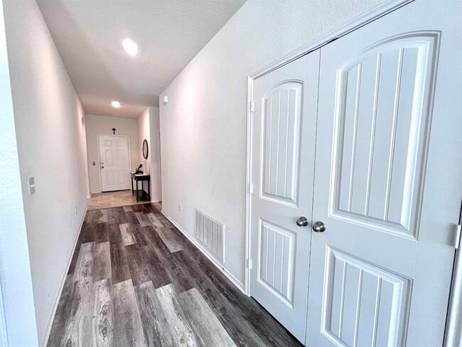 Photo - 7900 Crystalbrook W