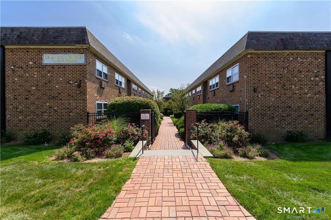 Building Photo - 637 Cove Rd Unit A10