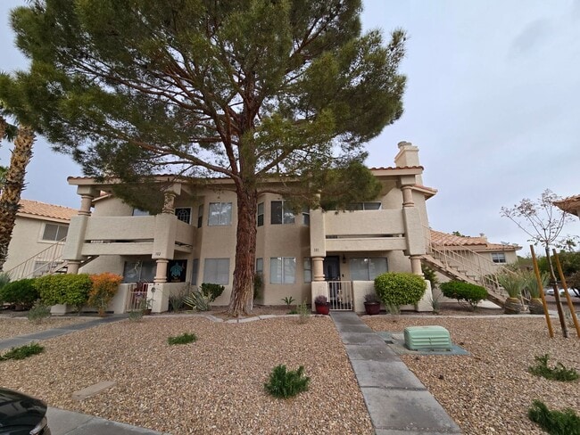 A Nicely Remodeled 2 Bedroom upstairs unit... - A Nicely Remodeled 2 Bedroom upstairs unit... Casa