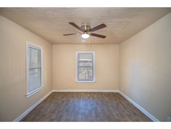 Building Photo - Great Amazing Home So Close to Downtown