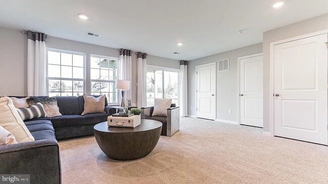 Photo - 48 Autumn Park Dr