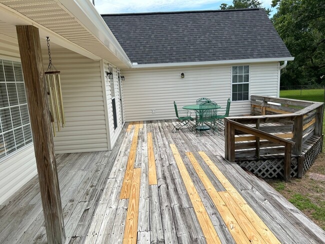 Photo - 3809 Doe Ln