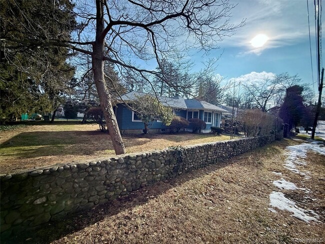 Building Photo - 34 Maple Ave