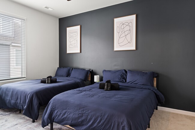 Photo - 2037 Statesville Ave