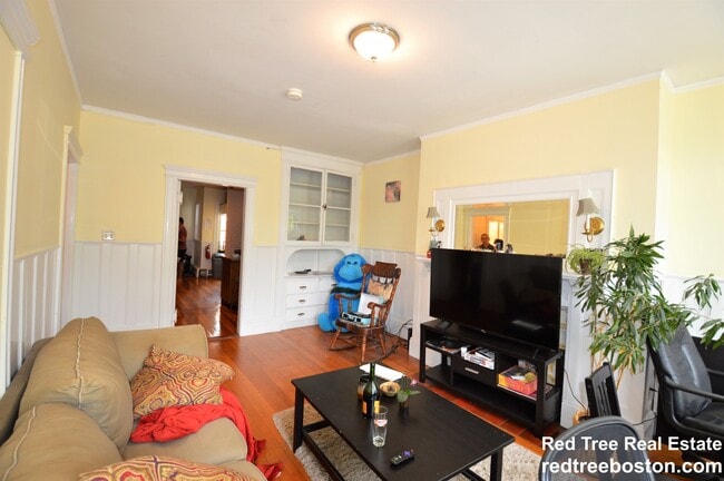 Photo - 1906 Beacon St Unit 2