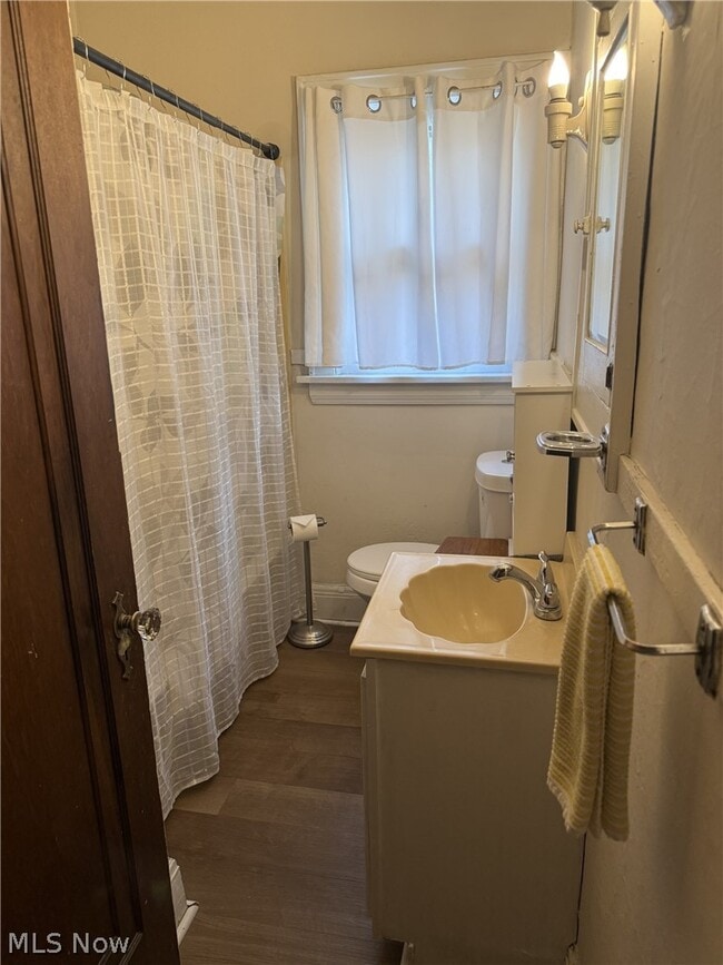 Photo - 689 Schiller Ave Unit 3