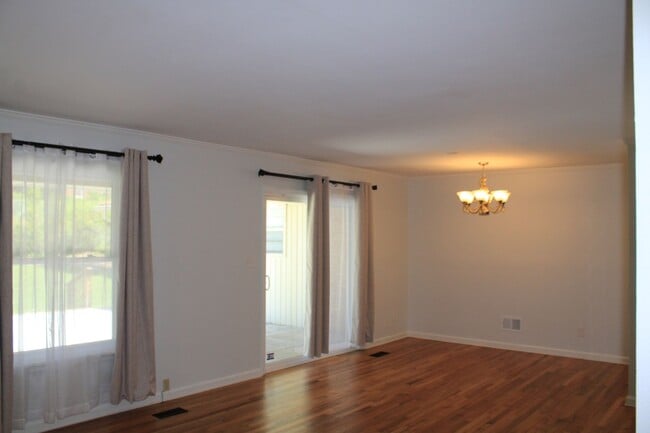 Photo - 3 Bedroom 2 bath W/ Bonus In Hammond Hills