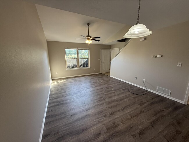 Photo - 1407 Greensboro Dr