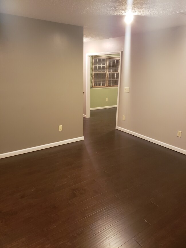 Photo - 251 Rembrandt Dr