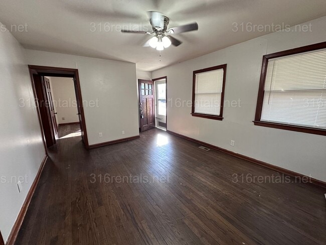 Photo - 840 N Belmont Ave