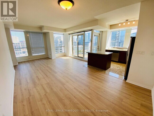 Photo - 628 Fleet St Unité 1608