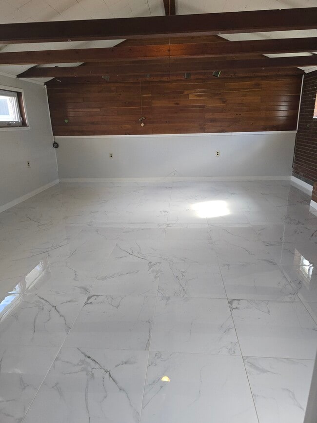 Photo - 2105 Donald Ave