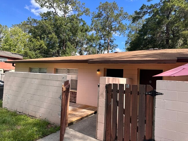 Photo - 3700 SW 29th Terrace Unit B