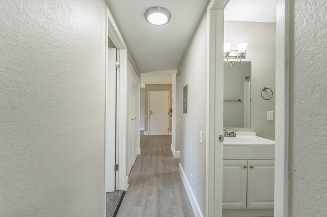 Photo - Pine Creek Apartments