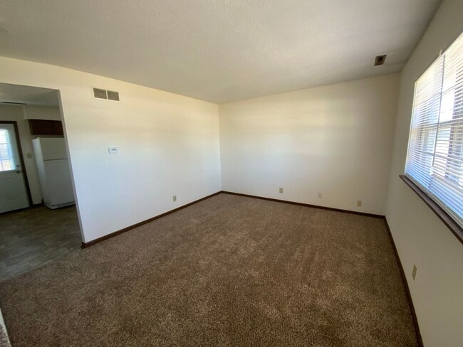 560 NE Park Ln Unit B