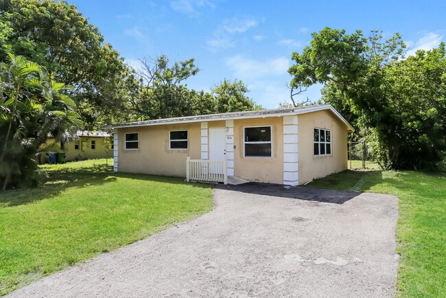 Building Photo - 1616 NW 16th St