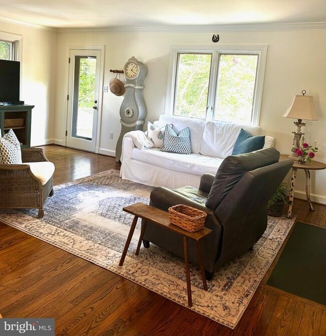 Photo - 218 E Marshall St