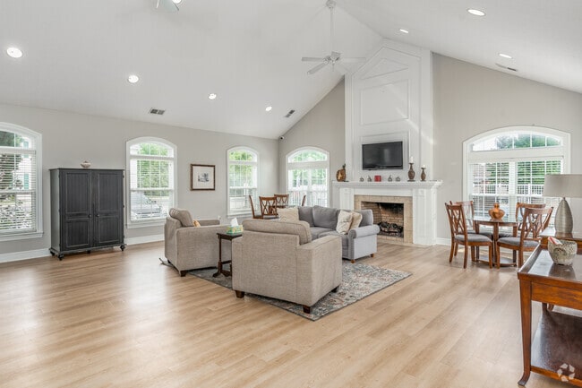 Clubhouse - The Residences at Scioto Crossing