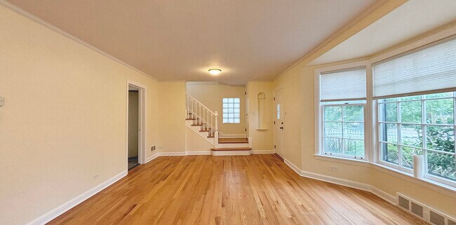 Photo - 5205 W Foster Ave