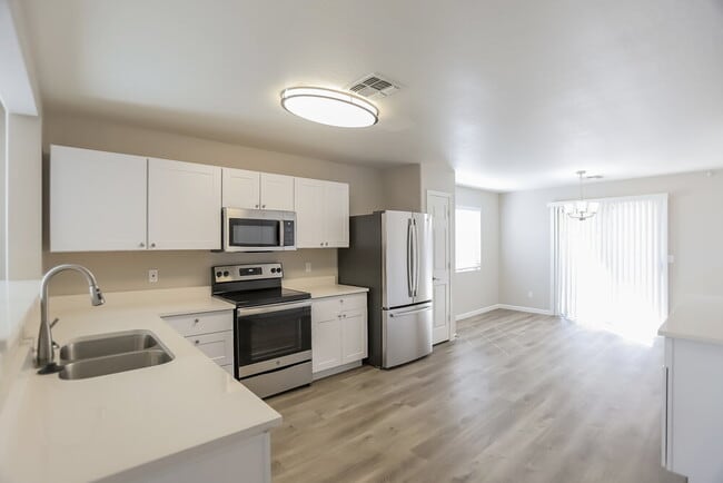 Photo - 16189 W Hearn Rd