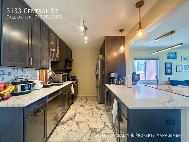 Photo - 3133 Central St