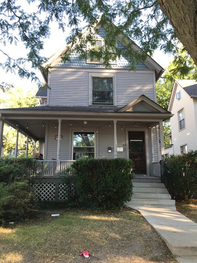 Building Photo - 715 Arbor St Unit 1 Rental