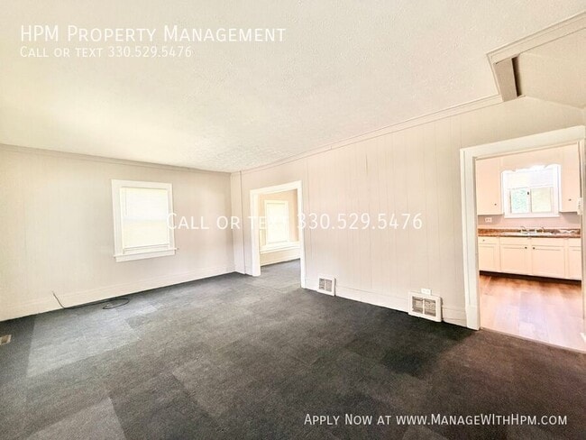 Photo - 2202 Brownlee Ave NE