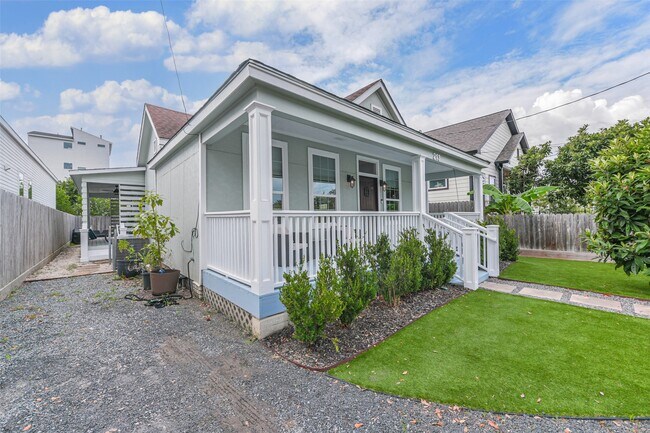 Photo - 213 N Hutcheson St