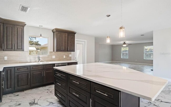 Photo - 2318 39th Ave N