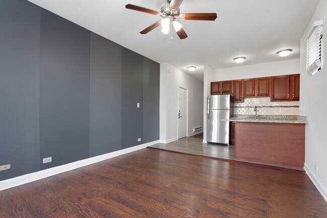 Photo - 3631 W Dickens Ave Unit 2B