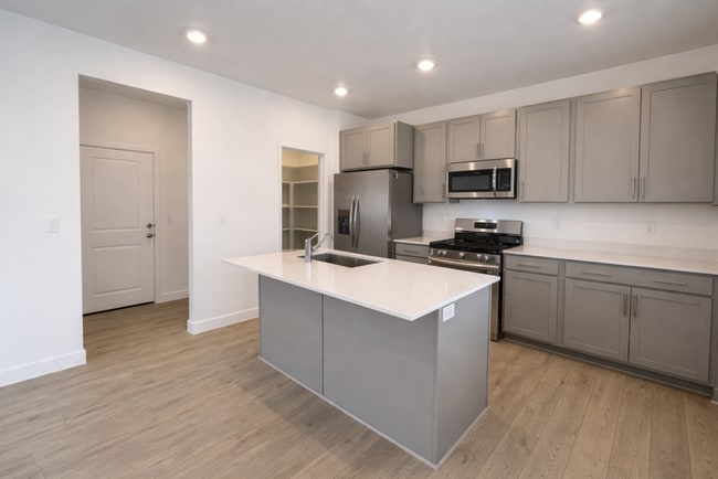 Photo - 1642 Blue Flax Dr