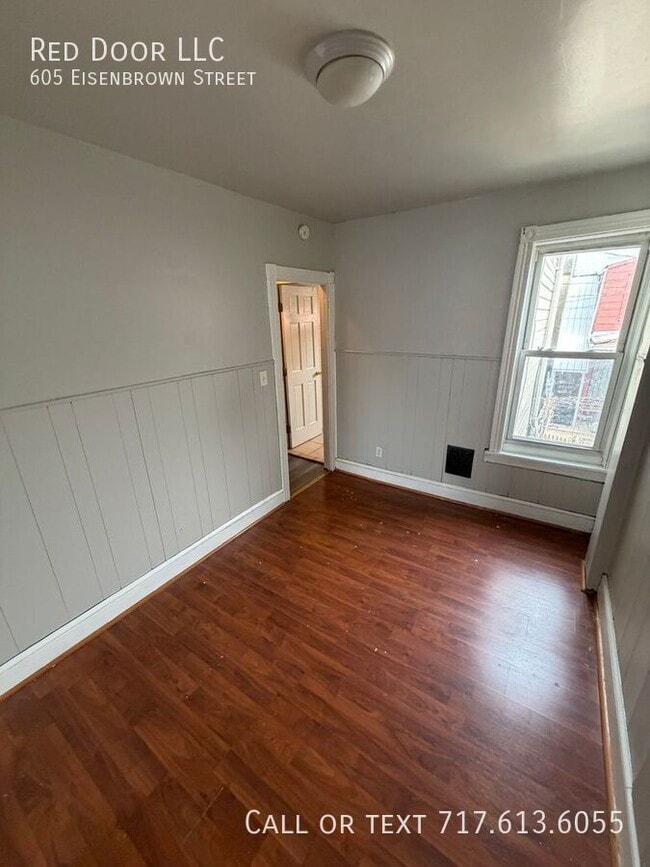 Photo - 605 Eisenbrown St