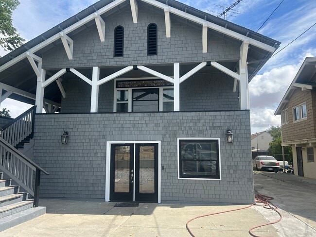 Building Photo - 316 Mayo Ave Unit A