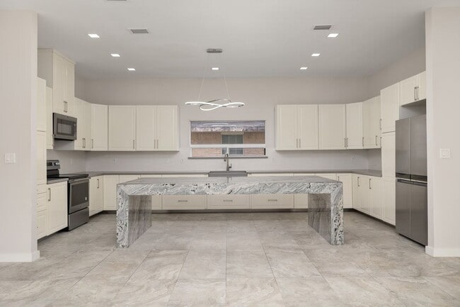 Photo - 2041 Lake View Dr