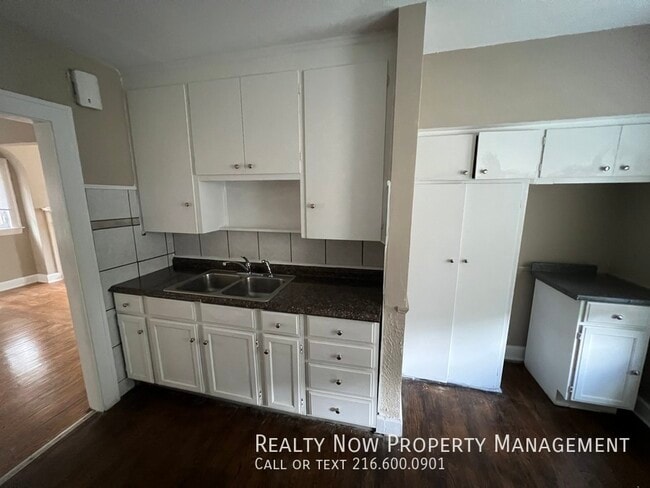 Photo - 3638 Glencairn Rd Unit 3638 Glencairn First