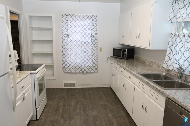 Photo - 1905 S Western Ave