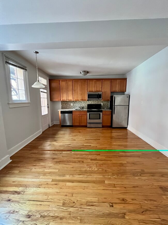 Photo - 1123-25-27 West Grace Street