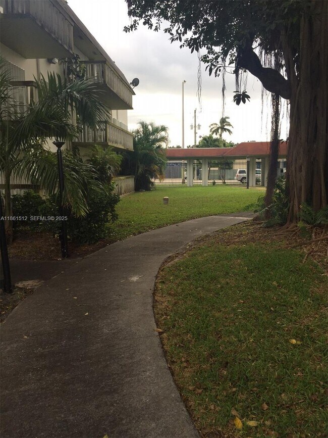 Photo - 15201 NE 6th Ave Unit C106