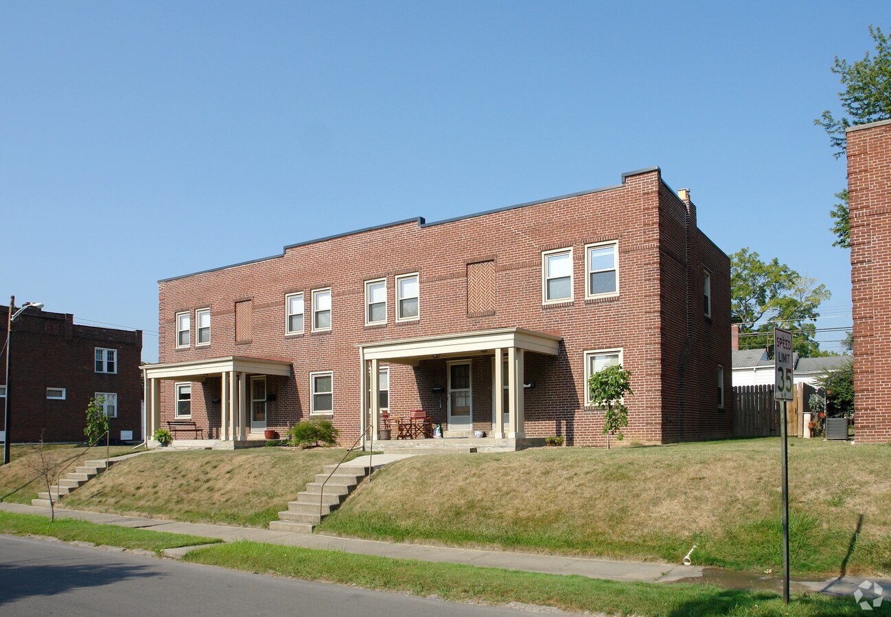 Photo - 1445-1451 Northwest Blvd Apartments