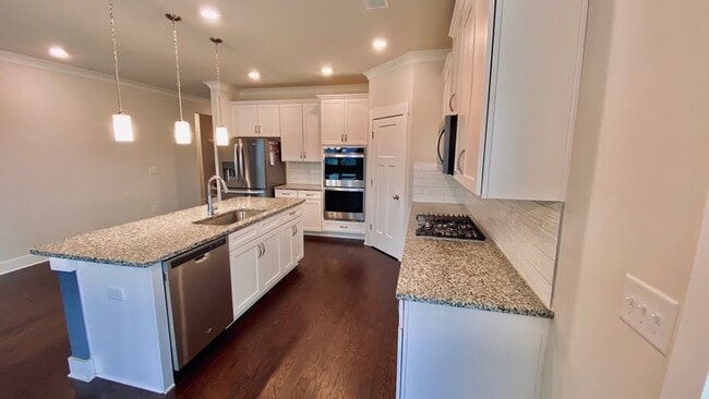 Photo - 178 Redcroft Dr