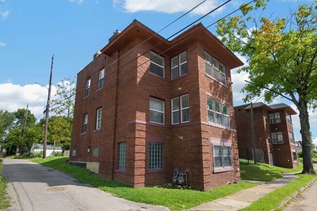 Photo - 1104-1106 Oakwood Ave Unit 1094