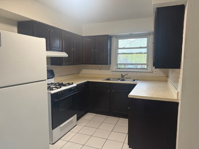 Photo - 8300 S Vernon Ave Unit 2E