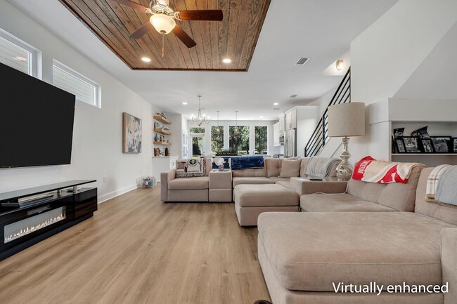 Photo - 458 Grand Oaks Rd